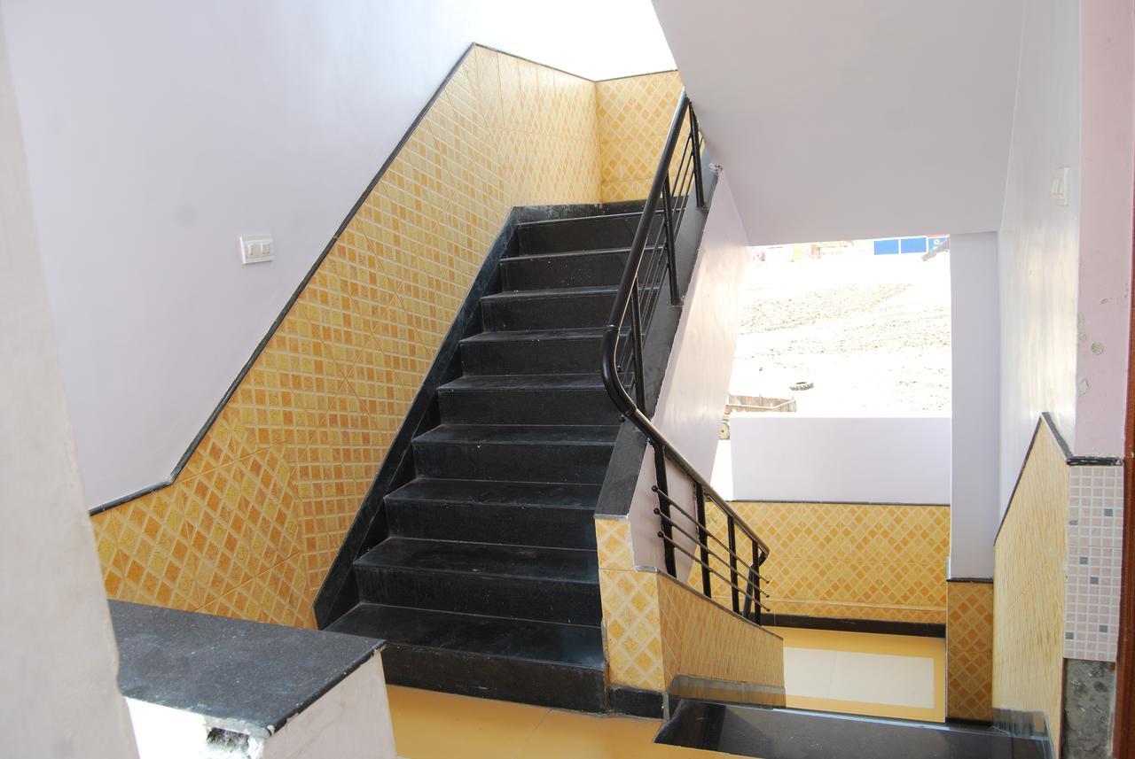 Hotel Utsav Širdi Exteriér fotografie
