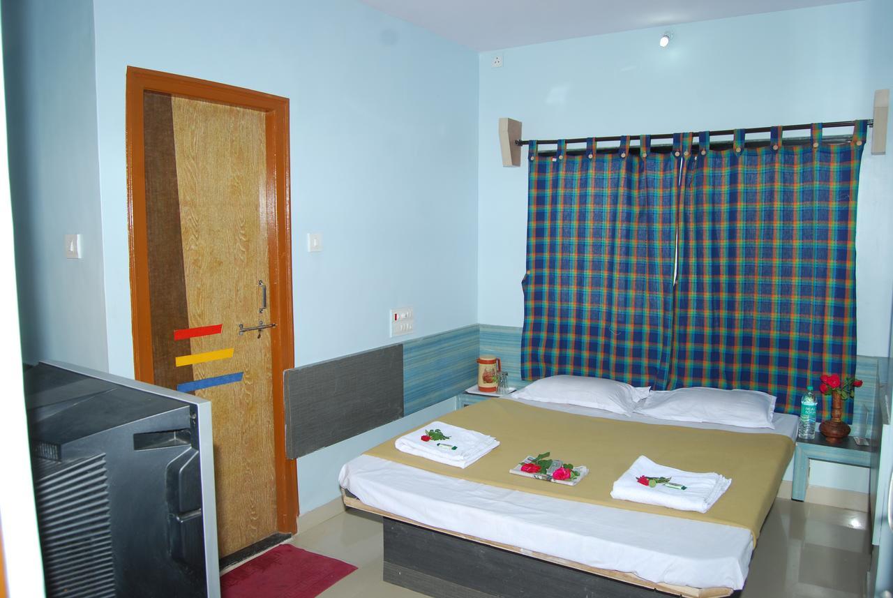 Hotel Utsav Širdi Exteriér fotografie
